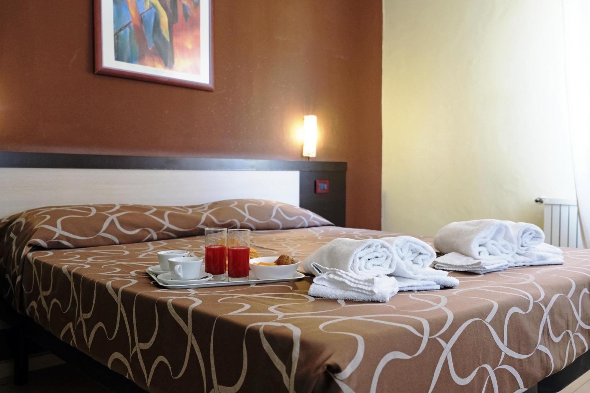 Hotel Canasta Римини Екстериор снимка